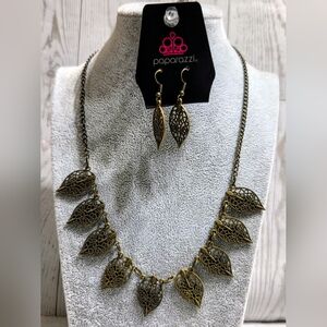 paparazzi Antique Brass Filigree Leaf Necklace with Dangle Earrings